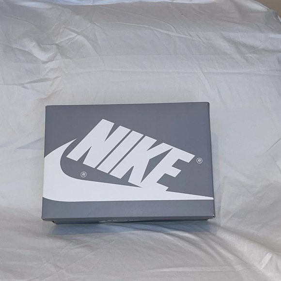 Nike Air Jordan 1 Retro High OG - Gray - Picture 6 of 6